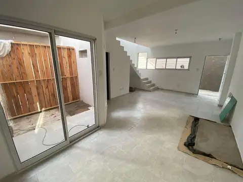Casa 5 ambientes con 1 baño