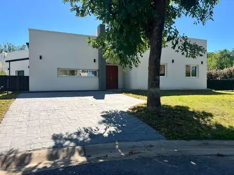 Casa en Venta Haras Santa Maria-Desarrollada en 1 planta-4 Dormitorios-2 Baños- FINANCIACION