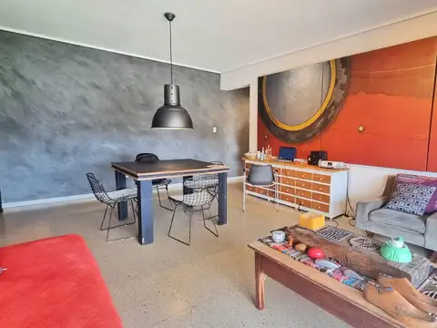 Departamento - 4 ambientes - Balcón - Reciclado