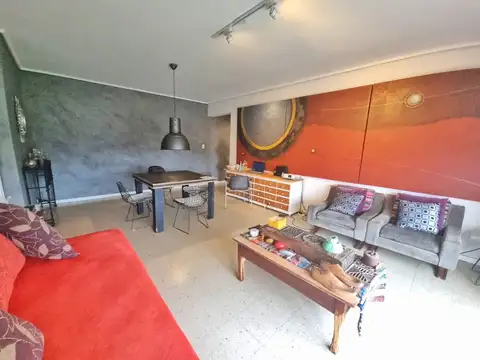 Departamento - 4 ambientes - Balcón - Reciclado