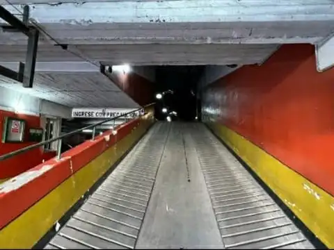 AV MITRE 1800, Piso Av