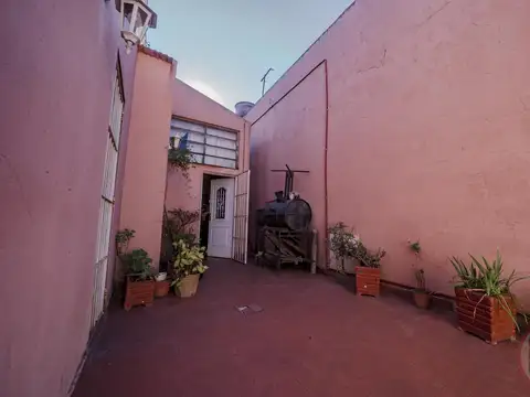 Casa de 4 ambientes en venta en Villa Lynch