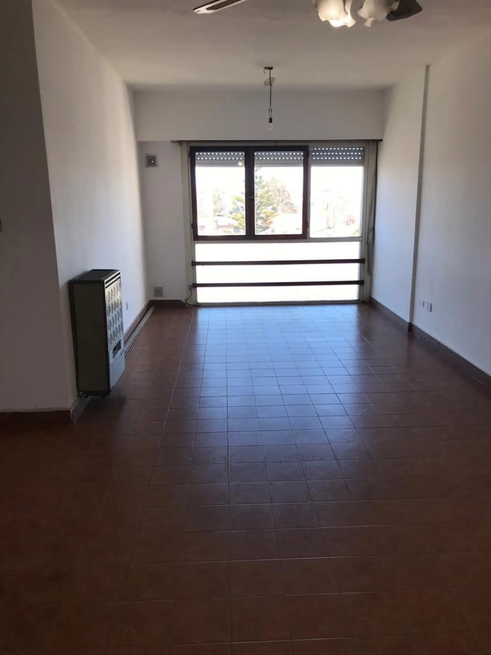 Departamento 4 ambientes al frente barrio Las Lilas
