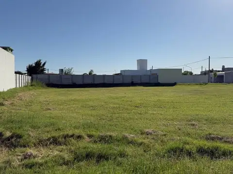 LOTE / VENTA / BELLA ITALIA / ENTORNO FAMILIAR