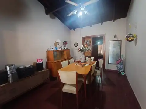 Casa 2 ambientes con 1 baño