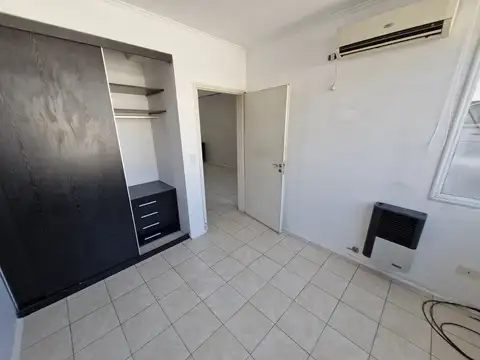 DPTO 2 AMBIENTES CON BALCÓN - Rivadavia 7800
