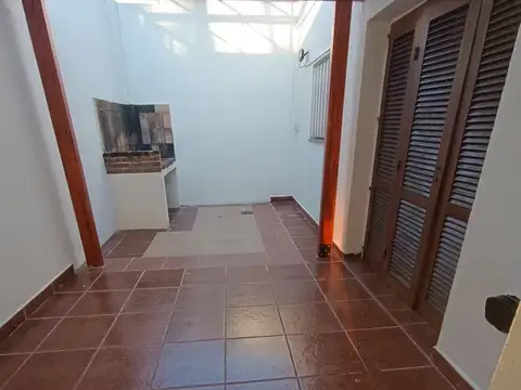 Casa en Alquiler en Azcuenaga, $ 690.000