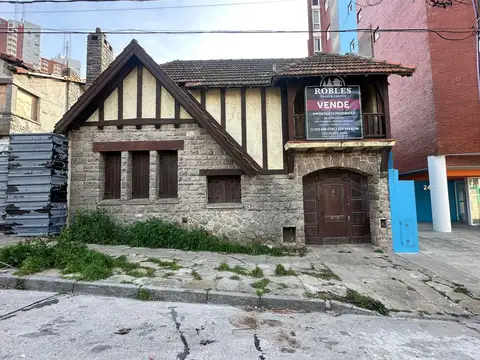 Importante propiedad Patrimonio Histórico, en el excelente barrio Stella Maris.