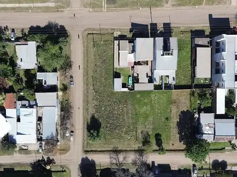 Se VENDE lote en barrio Las Flores Rqta.
