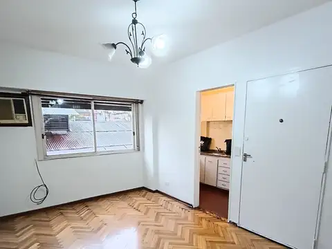 Departamento en Alquiler en Parque Chacabuco, $ 580.000