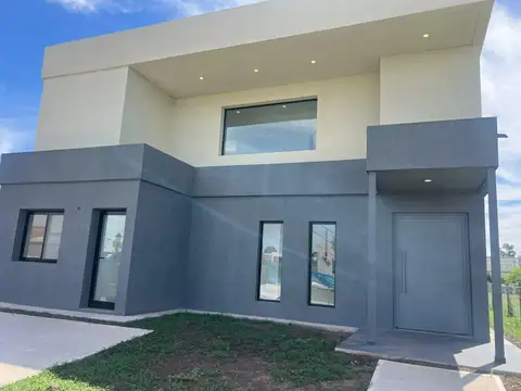 Casa en Venta en Pilar del Este - Santa Lucia, USD 200.000