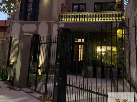 Casa en venta - 3 dormitorios 3 baños - Cochera - 250mts2 - Temperley