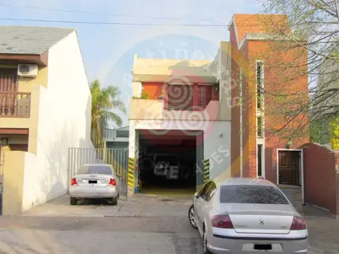 2 GALPONES Y DEPTO. EN 1ER. PISO - 9 CUADRAS DE AV. ALSINA - EXCELENTE BARRIO  