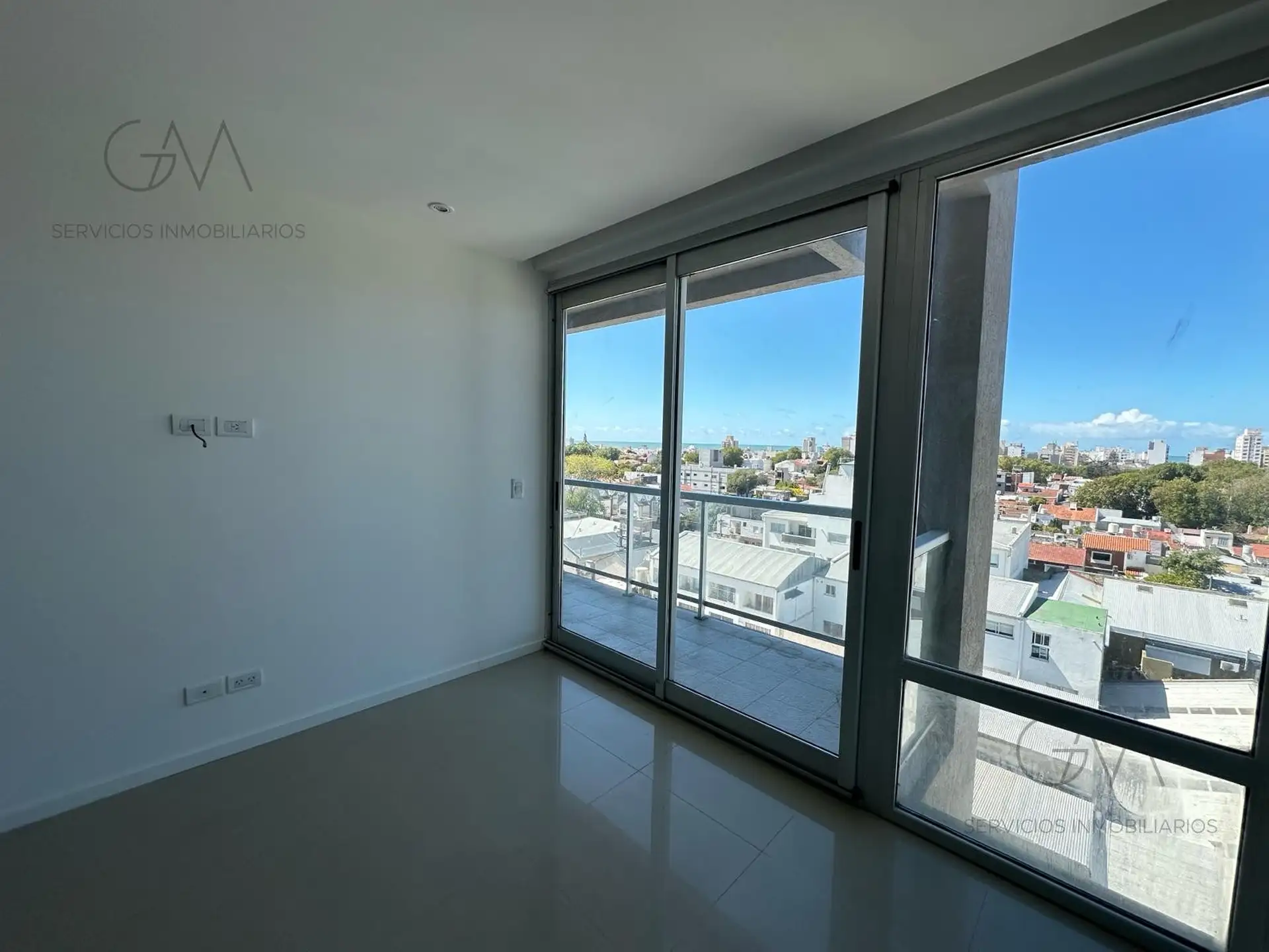 Departamento en venta 2 amb, 58m² con balcón — La Perla