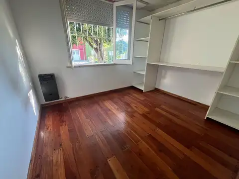 Casa en Alquiler con 1 cochera