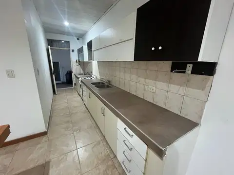 Casa en Alquiler en Los Hornos, $ 650.000