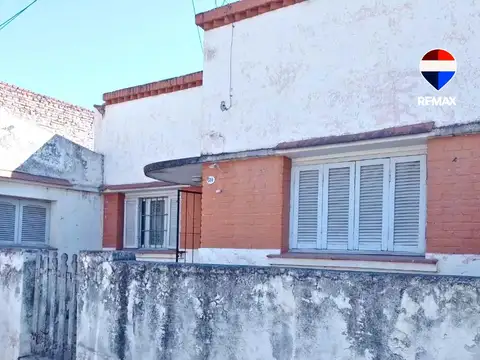 CASA EN VENTA A REMODELAR EN MACROCENTRO
