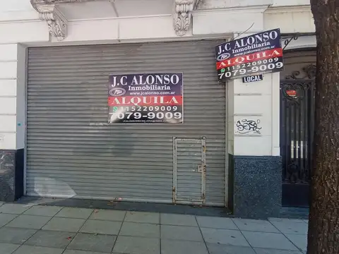 Local de 32 mts 2 sobre avenida! NO ABONA EXPENSAS.
