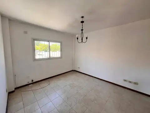 DEPARTAMENTO DOS AMBIENTES CON COCHERA MORON