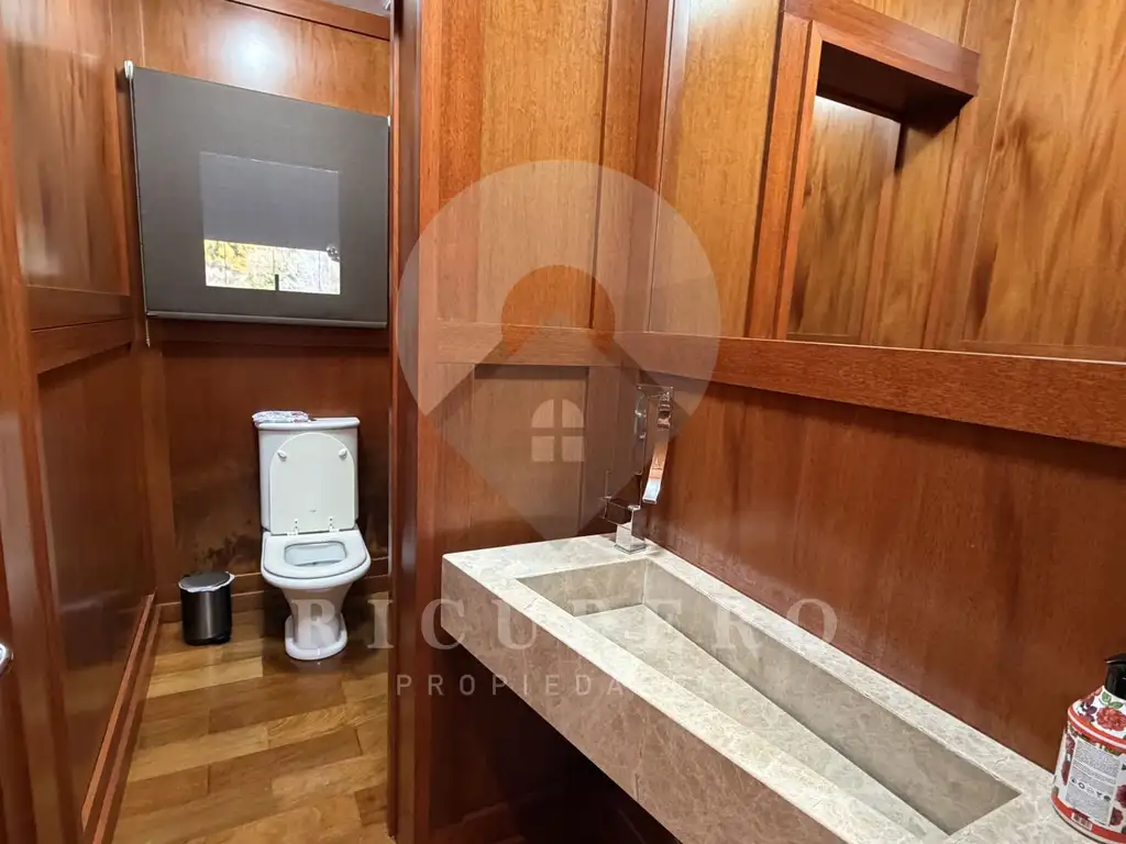 Casa en Alquiler en Abril Club De Campo