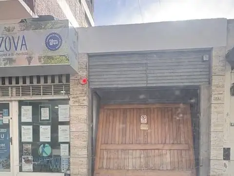 Cochera en venta para un vehículo con acceso por rampa - Plaza Mitre