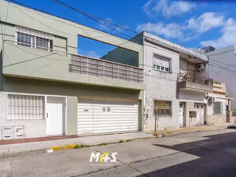 Alquiler Tipo Casa 4 Amb. Sin Expensas - Garage, Patio y Terrazas | Villa del Parque