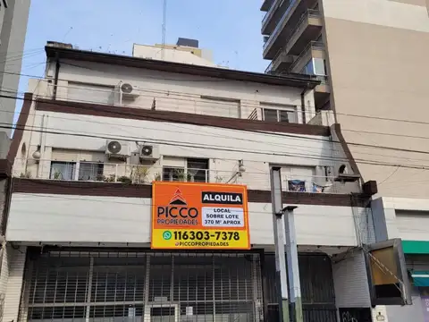 LOCAL EN LA AVENIDA HIPOLITO YRIGOYEN CENTRICO 