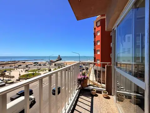VENTA DEPTO 3 AMBIENTES FRENTE AL MAR - CENTRO