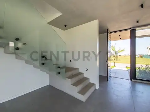 Casa 4 ambientes con 3 baños