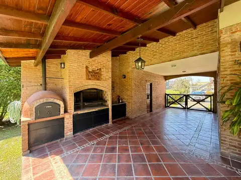 Casa en Alquiler de 4 dormitorios