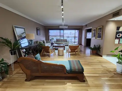 Departamento en Venta con 2 cocheras