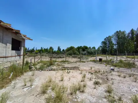 TERRENO EN VENTA EN CIPOLLETTI DE 865 M2