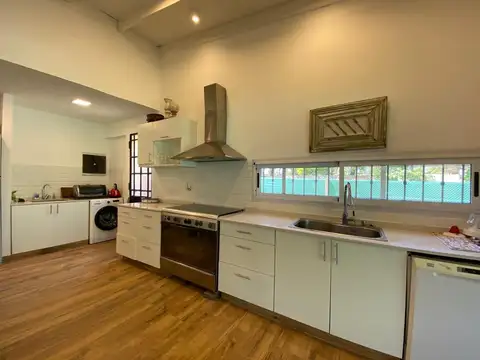 Casa 4 ambientes con 3 baños