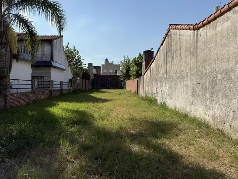 Terreno en Venta en Villa Luzuriaga, USD 135.000