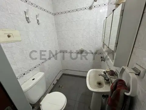 56 E/ 132 y 133 , Piso 1