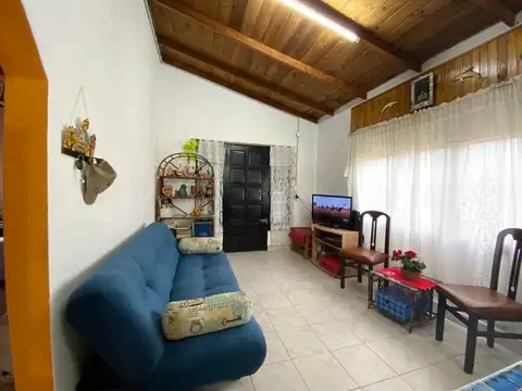 Casa en venta - 2 Dormitorios 1 Baño 4 Cochera - Mar del Tuyú