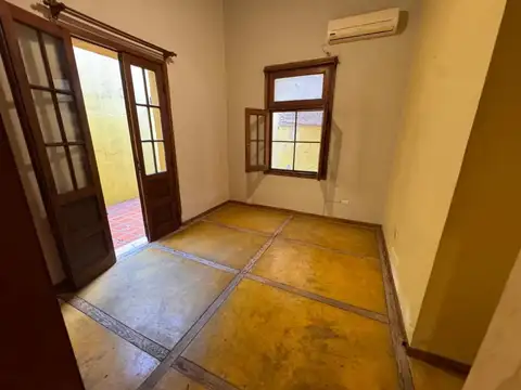 Casa 5 ambientes con 1 baño