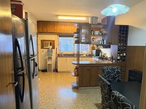 Casa en Alquiler con 4 cocheras