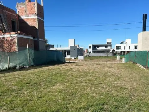 TERRENO EN TEJAS 4 BARRIO CERRADO - TOTALMENTE CANCELADO!