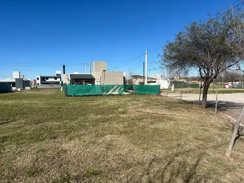 TERRENO EN TEJAS 4 BARRIO CERRADO - TOTALMENTE CANCELADO!