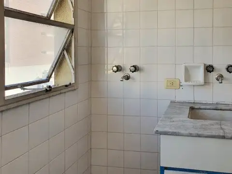Departamento de 1 dormitorio en venta en Sarmiento 1242, Rosario Centro.