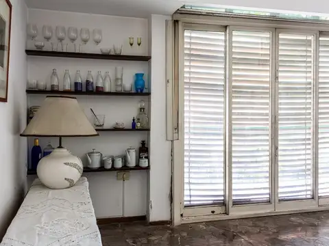 PH TIPO CASA EN ESQUINA 3 ambientes   LOCAL – 248 m² – SIN EXPENSAS – TERRAZA - VERSALLES