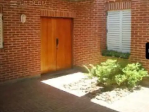 Casa en Alquiler de 3 dormitorios