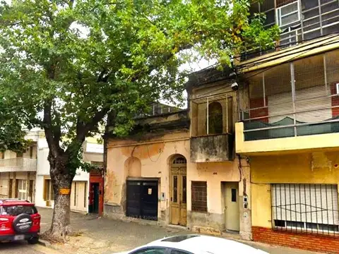 Constitucion 600, casa a refaccionar, terreno de 188 m2