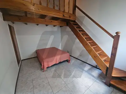 VENTA DEPARTAMENTO 2 AMBIENTES TIPO DÚPLEX CON PATIO Y ENTREPISO - VILLA SANTA RITA