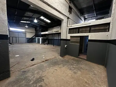 Galpon en Venta en Villa Luzuriaga, USD 250.000