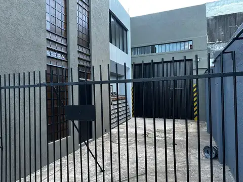 VENTA DE GALPON EN VILLA LUZURIAGA TOMA PROPIEDAD EN PARTE DE PAGO/FINANCIA