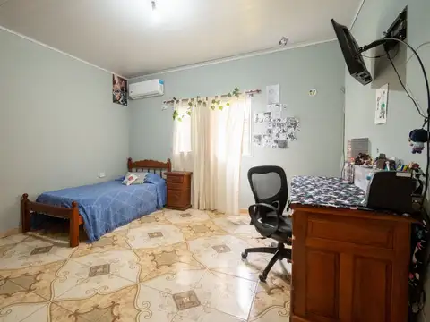Casa 5 ambientes con 1 baño