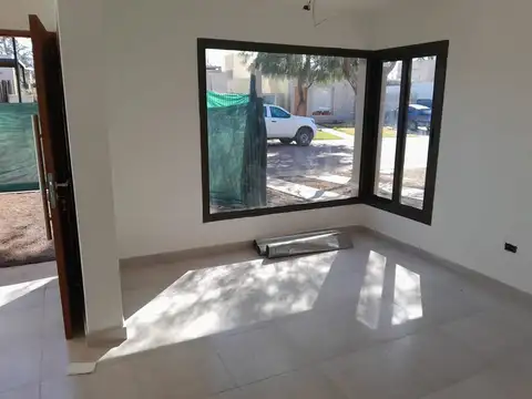 Venta casa a estrenar,   barrio  Lar de Drummond