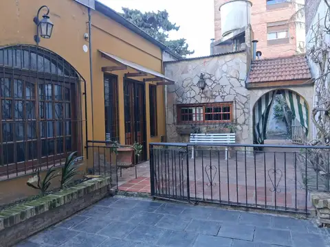 Casa 4 ambientes. Excelente ubicación. San Fernando.